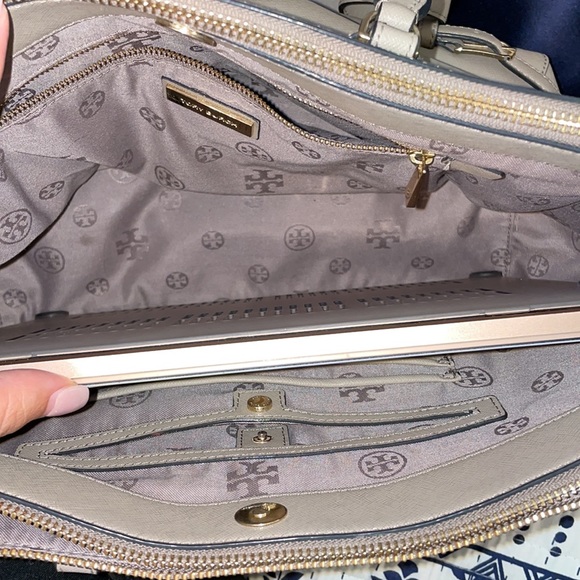 Tory Burch EEUC Large Robinson Double Zip - Picture 8 of 9